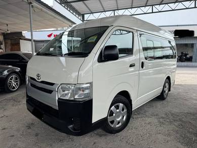 Toyota HIACE 2.5 Window Van High Roof Boleh Loan