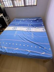 Queen size bed with Mattress 