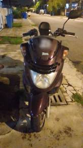 motor skuter modenas elegan 