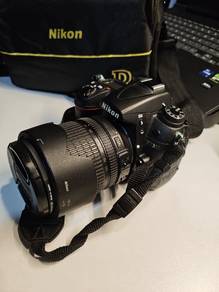 Nikon D7000 DSLR Kit   AF-S 18-105mm VR Lens Set