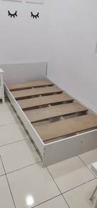 Single bed/katil Bujang 