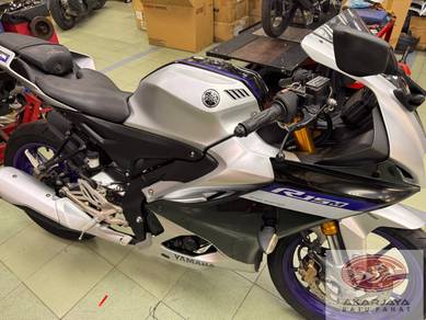 Yamaha r15M 9997