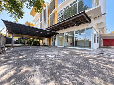 Corner Lot, 2.5 Storey Cluster Factory @ Tiong Nam, Kempas Utama