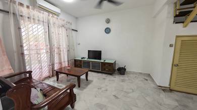 Permas 4 bedrooms terrace Partial Furnish