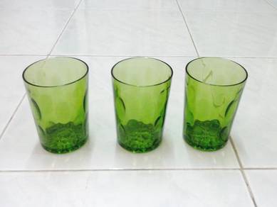 Avacado Green glass set with el dorado pattern 3