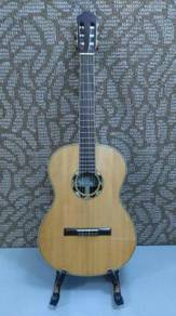 Gecko Solid Top Classical Guitar