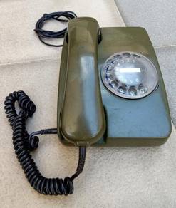 Telefon lama berwarna hijau