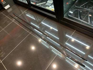 Mercedes Benz W205 carbon side skirt insect