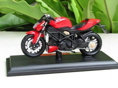 Buy Maisto Ducati mod Streetfighter S 1:12 Model bike