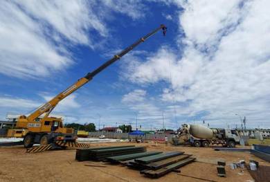 Mobile Crane (25 tons)