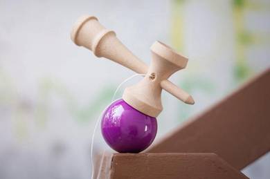 Professional kendama (purple)