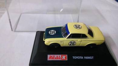Real-x 1:72 TOYOTA 1600GT