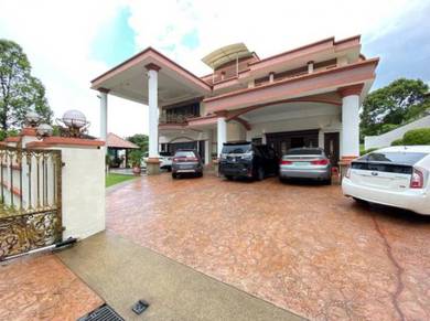 Shah alam: bungalow 2.5 storey section 2