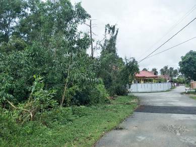 Lot hampir 1 ekar tepi jalan utama seberang takir airport