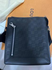 LOUIS VUITTON M45557 Magnetic Messenger - Bags & Wallets for sale in  Bangsar South, Kuala Lumpur