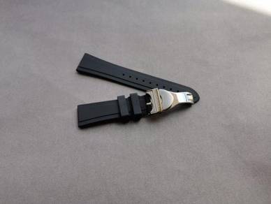 TUDOR 22mm Black Bay 41 Rubber Watch Strap