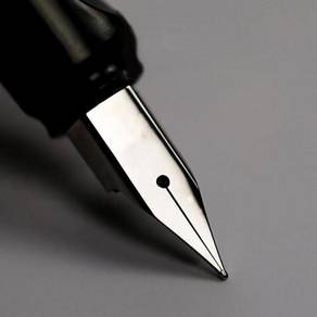 Fountain pen, clear color