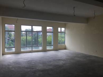 3 Storey Shop at Taman Prima Tropika, Seri Kembangan (MRT Station)