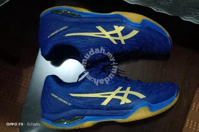 kasut badminton asics