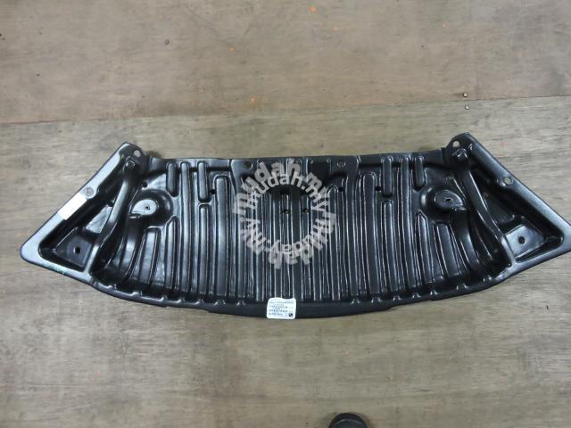 w204 engine cover