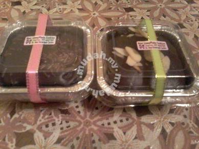 Kek Coklat Moist Medium SIZE With Cover