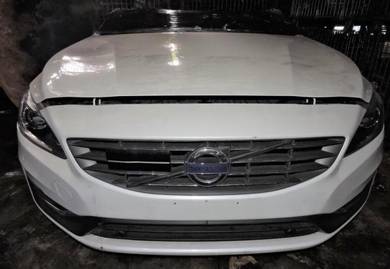 Volvo S60 T5 2.0 Turbo Engine Gearbox Body Parts